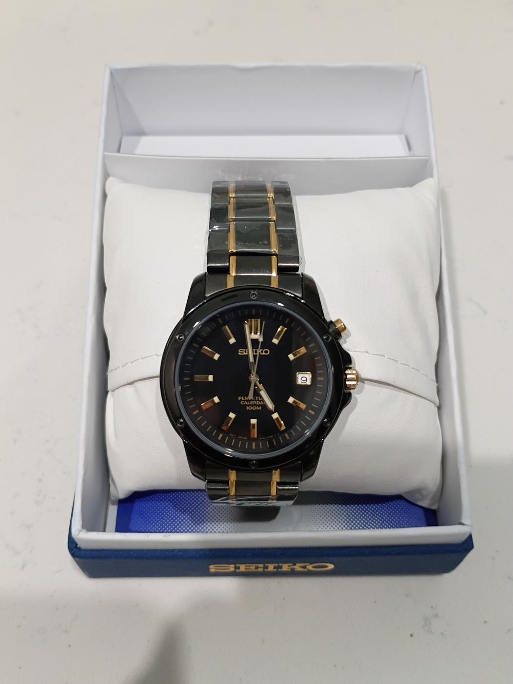Seiko Perpetual Calendar 6A32-00B0 Black Dial, Men's Watch New with minor defect